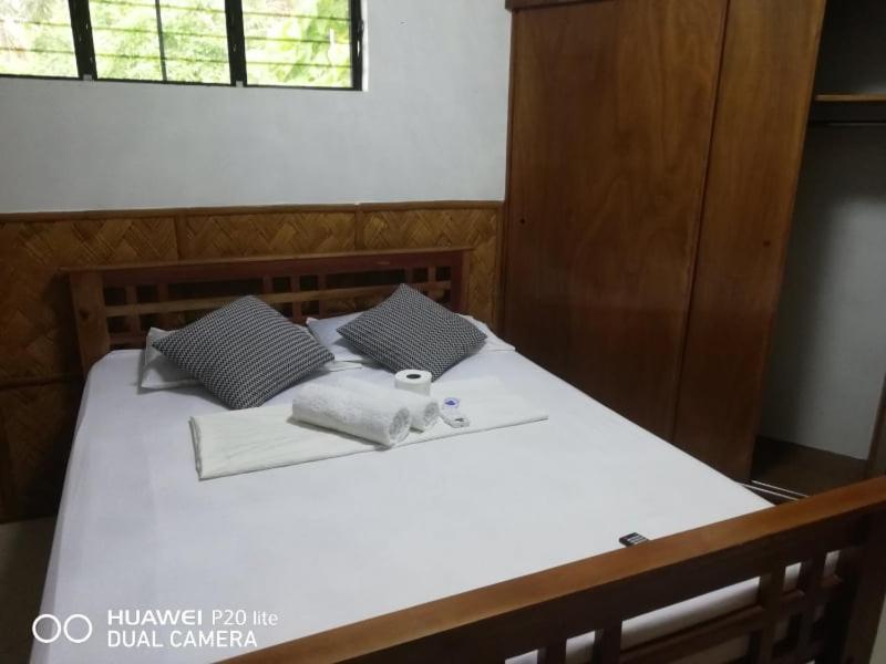 Villa De Pico Highland Beach Resort Puerto Galera Bagian luar foto