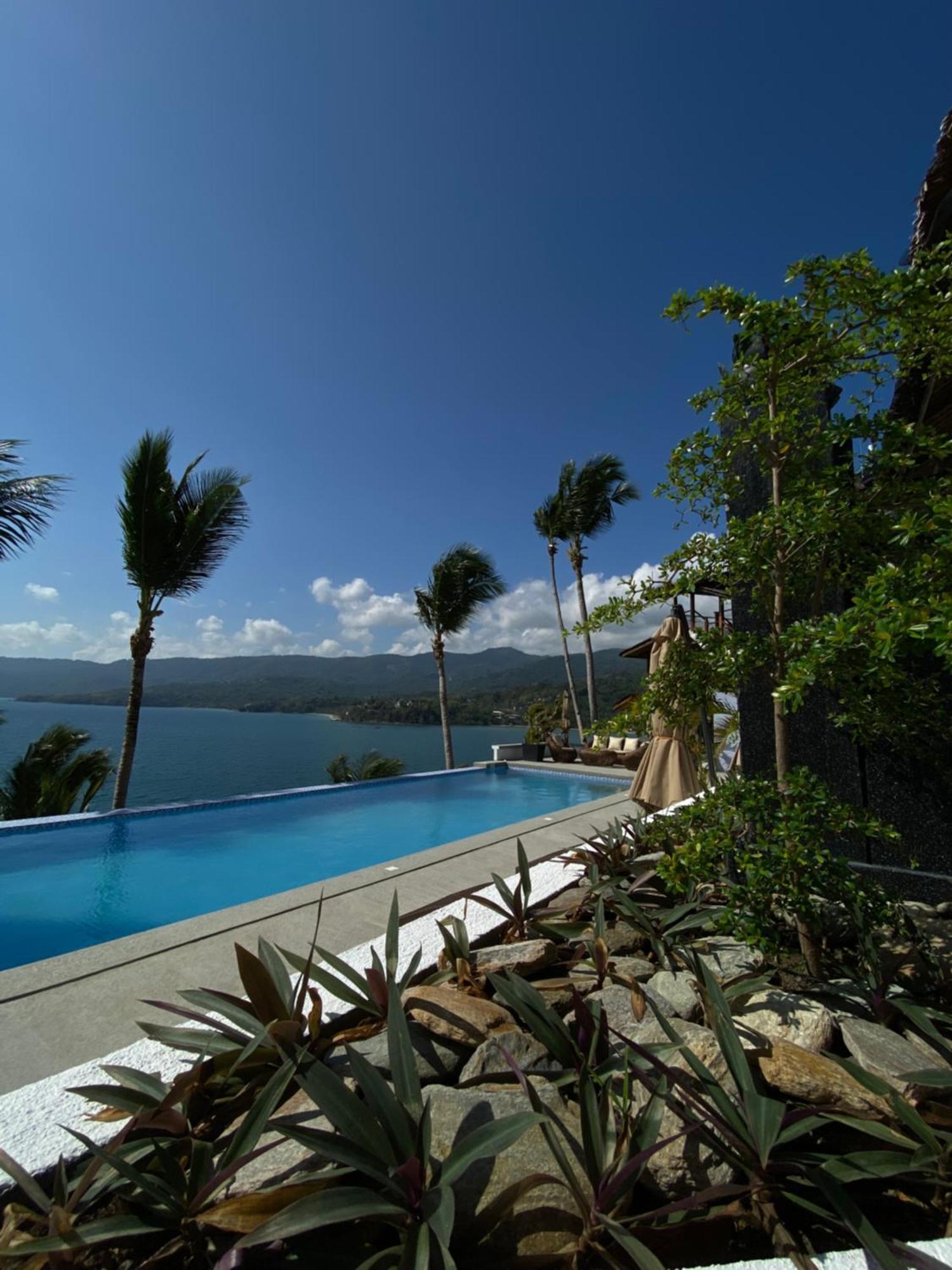 Villa De Pico Highland Beach Resort Puerto Galera Bagian luar foto