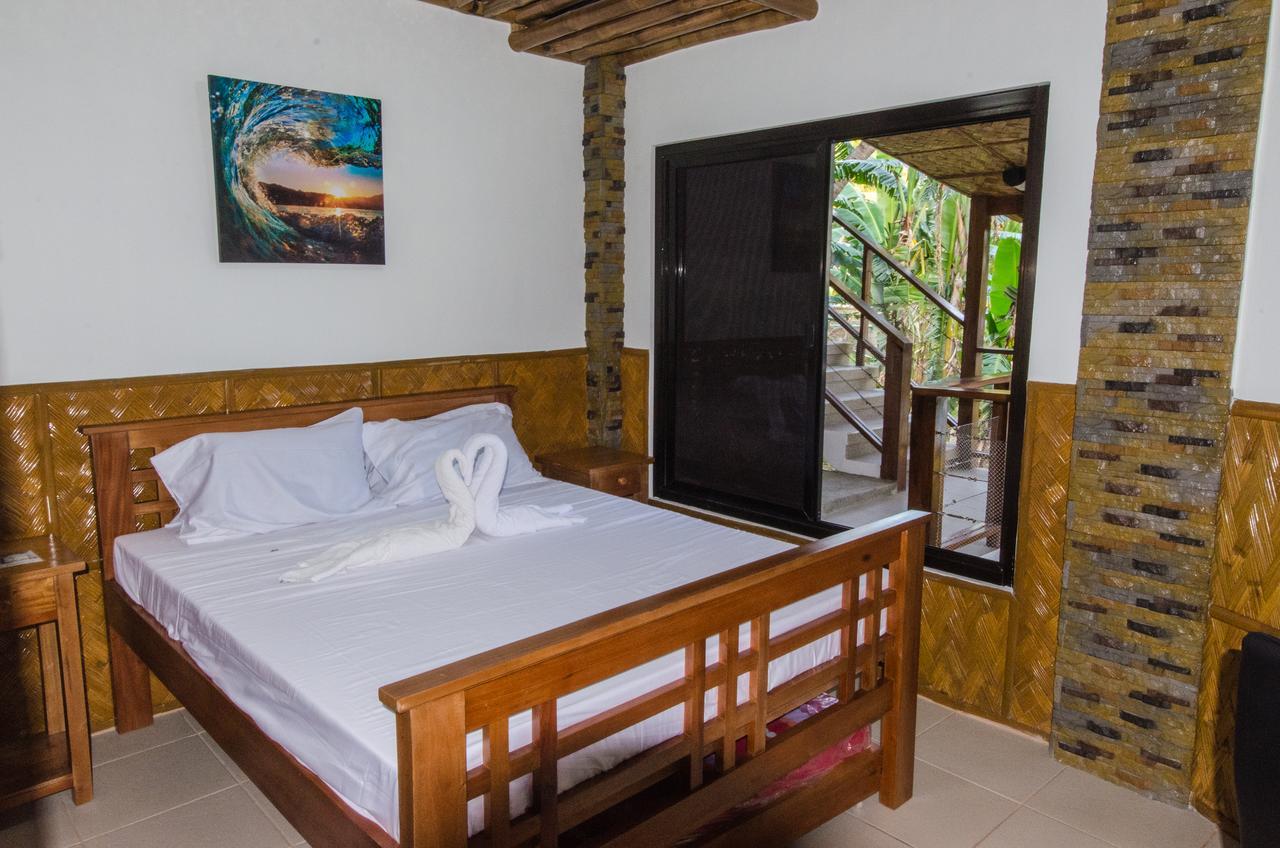 Villa De Pico Highland Beach Resort Puerto Galera Bagian luar foto